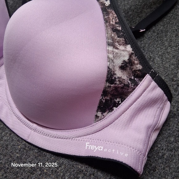 Freya Active Sports Bra Size 38C Haze Fuchia Sonic UW Moulded AC4892 - Picture 2 of 9